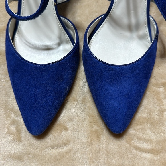 Anne Klein blue suede strappy heel - Picture 6 of 8